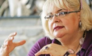 Irina Nistor dubadora oficial dos filmes piratas